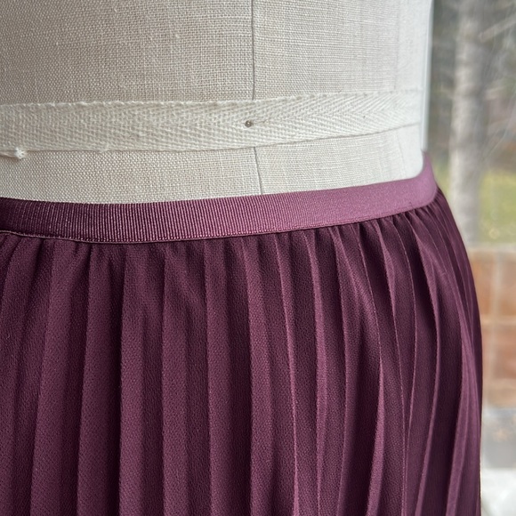 Jude Maxi Skirt in Plum - Aritzia Babaton - Picture 3 of 4